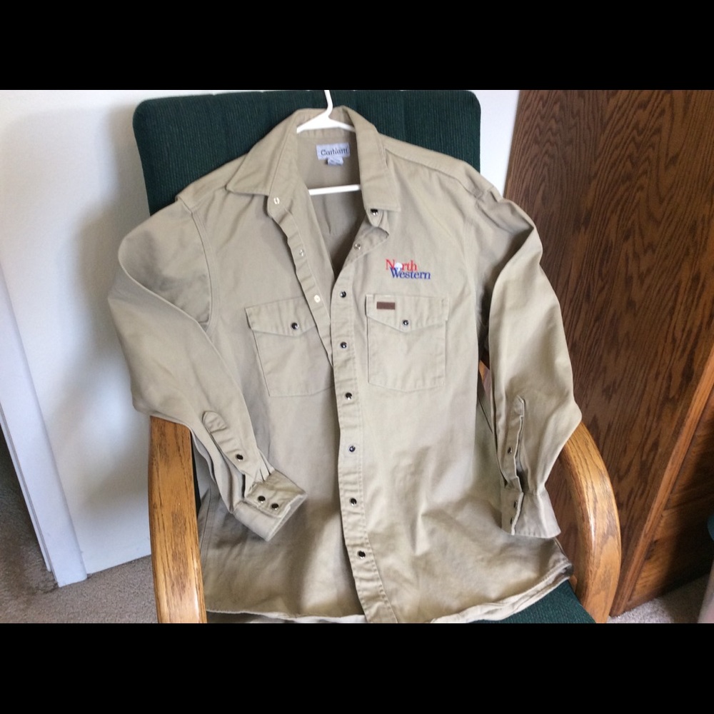Men’s Carhartt Heavy Duty Work Shirt. Size L, Tall